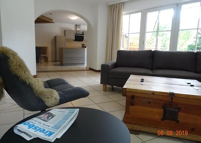 Huge And Calm In Апартаменти